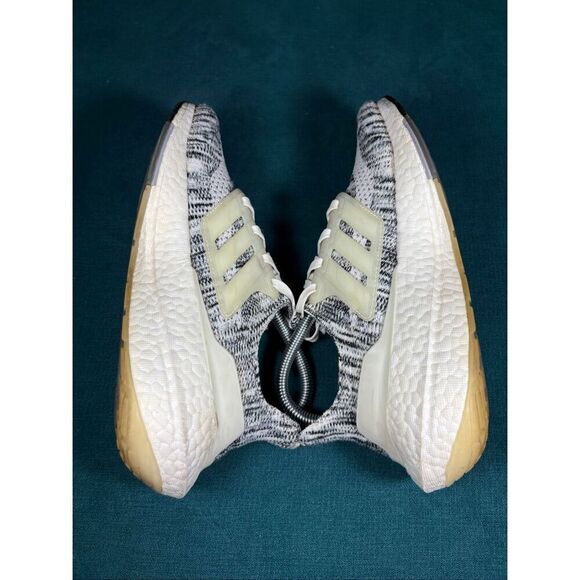 Athletic_Shoes